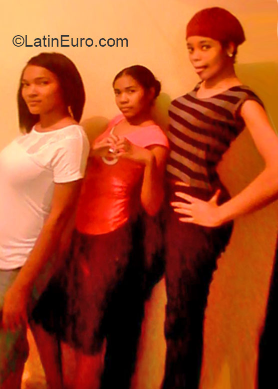 Date this gorgeous Dominican Republic girl Beneval from Santo Domingo DO21922