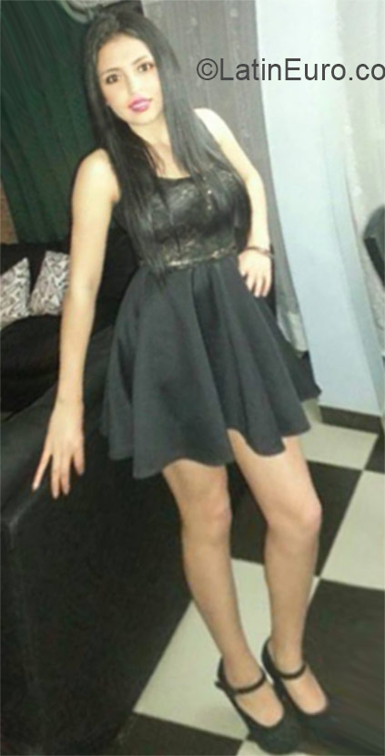 Date this voluptuous Colombia girl Katherin from Bogota CO17286