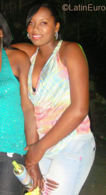 Date this hot Colombia girl Aide from Cali CO17296