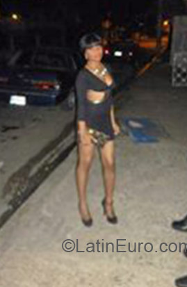 Date this attractive Dominican Republic girl Luisa from Santo Domingo DO21998
