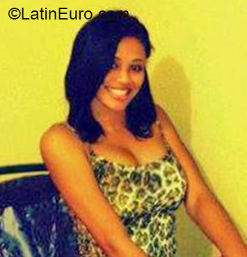 Date this young Dominican Republic girl Deyelin from Santo Domingo DO22006
