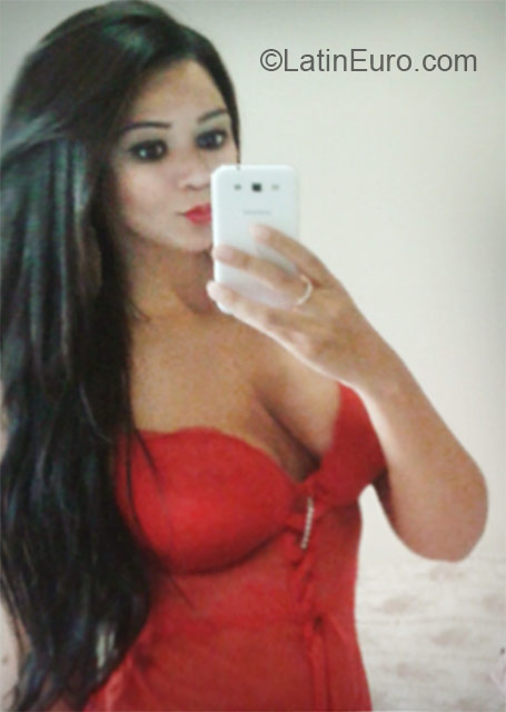 Date this funny Brazil girl Vanessa from Brasilia BR9320