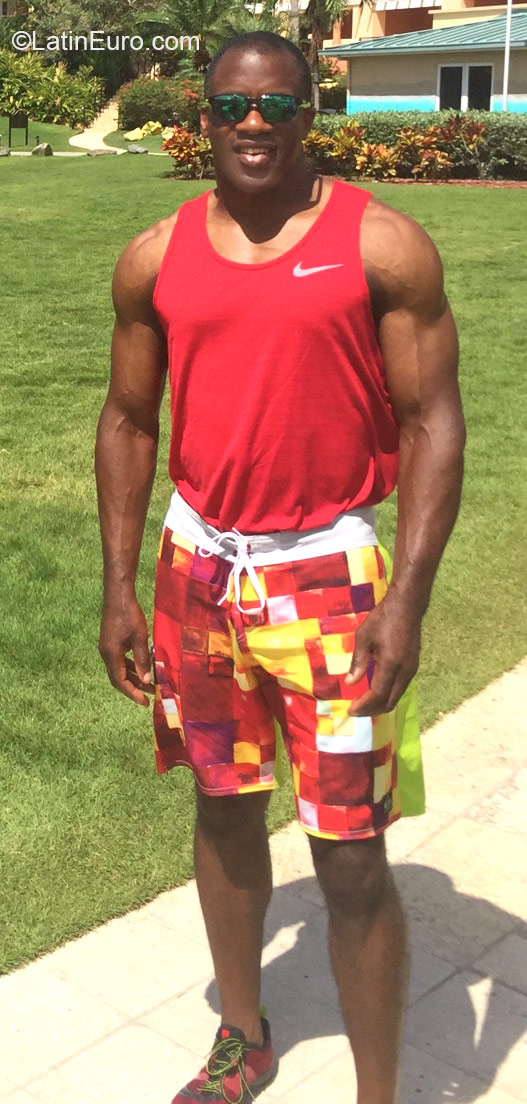 Date this voluptuous United States man Brunohusker from Alexandria US16095