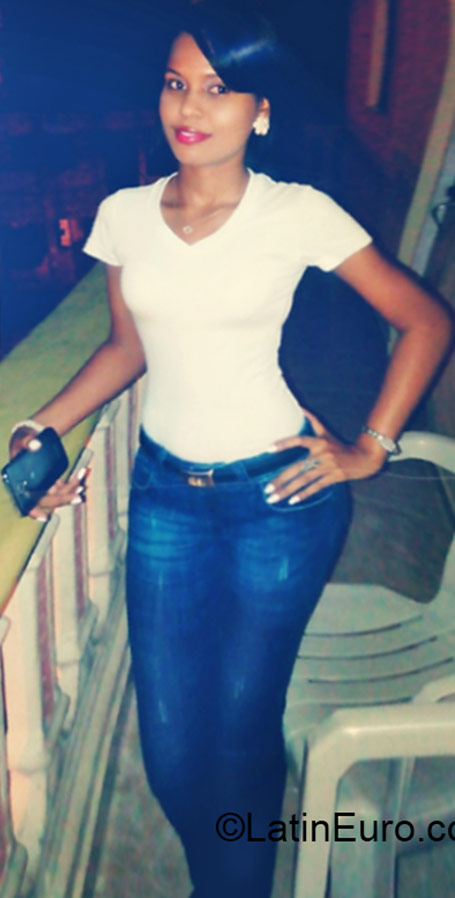 Date this nice looking Dominican Republic girl Jan from Santo Domingo DO22173