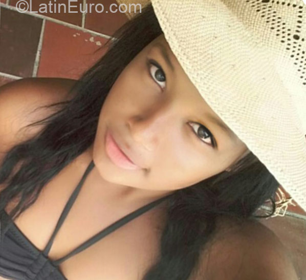 Date this passionate Colombia girl Katherin from Cali CO17423