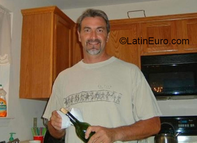 Date this cute United States man Wallace from Chicago US16150