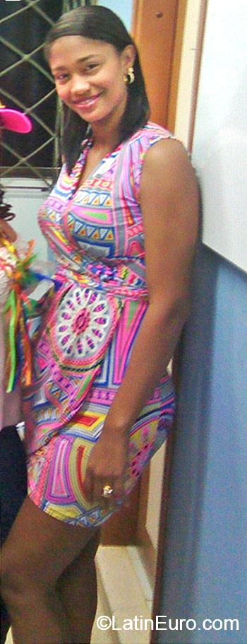Date this stunning Colombia girl Yorledis from Cartagena CO17474