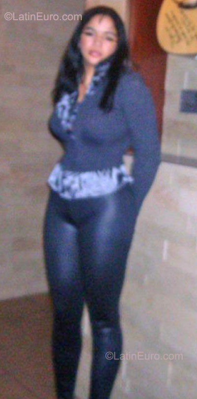 Date this foxy Dominican Republic girl Carmen from Santo Domingo DO22288