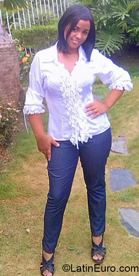Date this beautiful Dominican Republic girl Anabel from Santo Domingo DO22289