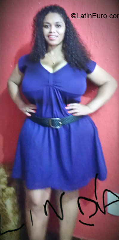 Date this charming Brazil girl Ana from Brasilia BR9346