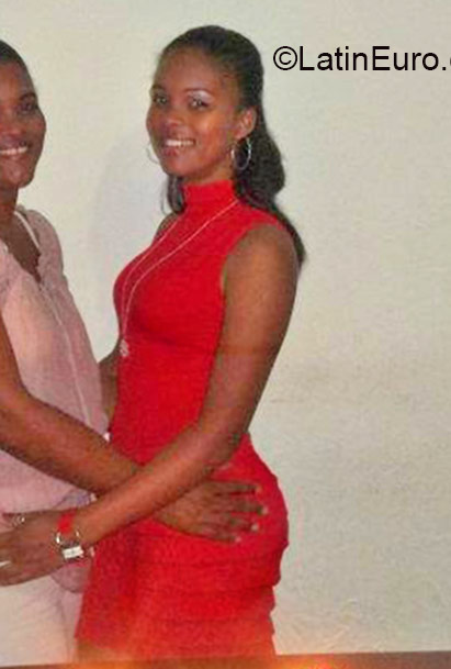 Date this attractive Dominican Republic girl Susy from Bani DO22304