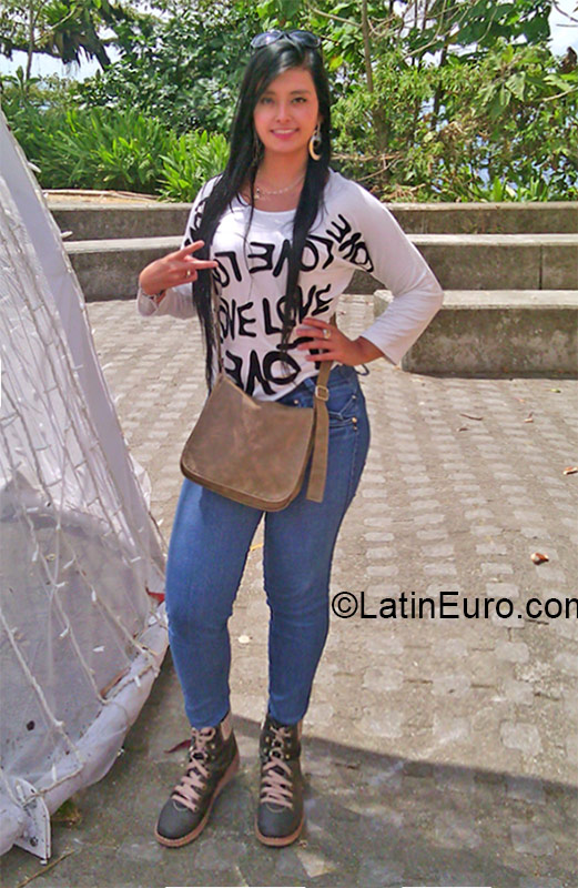 Date this young Colombia girl Lucero Jessica from Manizales CO17516
