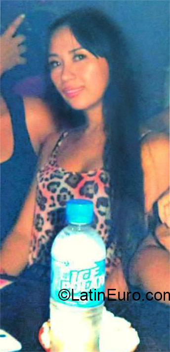 Date this gorgeous Colombia girl Natalia from Medellin CO17517