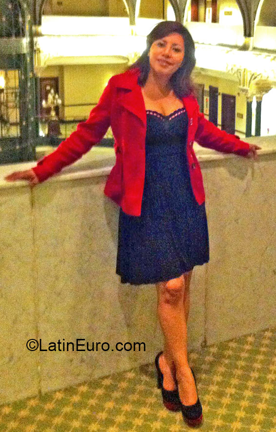 Date this athletic Mexico girl Mary from Mexico City MX1422