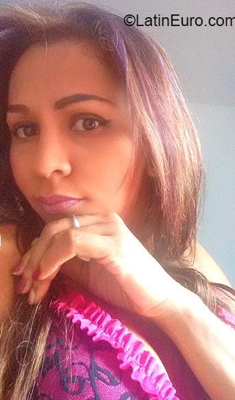 Date this pretty Colombia girl Ceci from Medellin CO17531