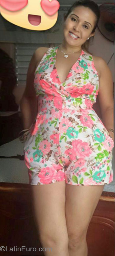 Date this pretty Dominican Republic girl Evelina from Santiago DO22369