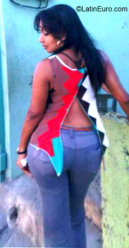 Date this good-looking Dominican Republic girl Josefina from Santo Domingo DO22375