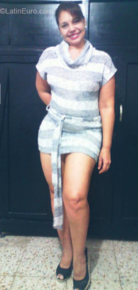 Date this pretty Colombia girl Yanis from Barranquilla CO17581