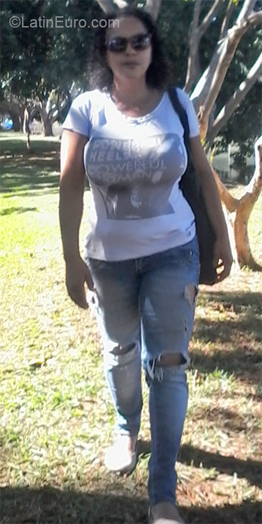 Date this pretty Brazil girl Name:	Glaucia from Piracicaba BR9370