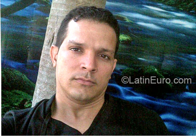 Date this hard body Dominican Republic man Stanly from Santo Domingo DO22494