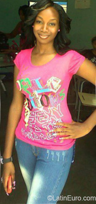 Date this nice looking Jamaica girl Christine from Kingston JM2090