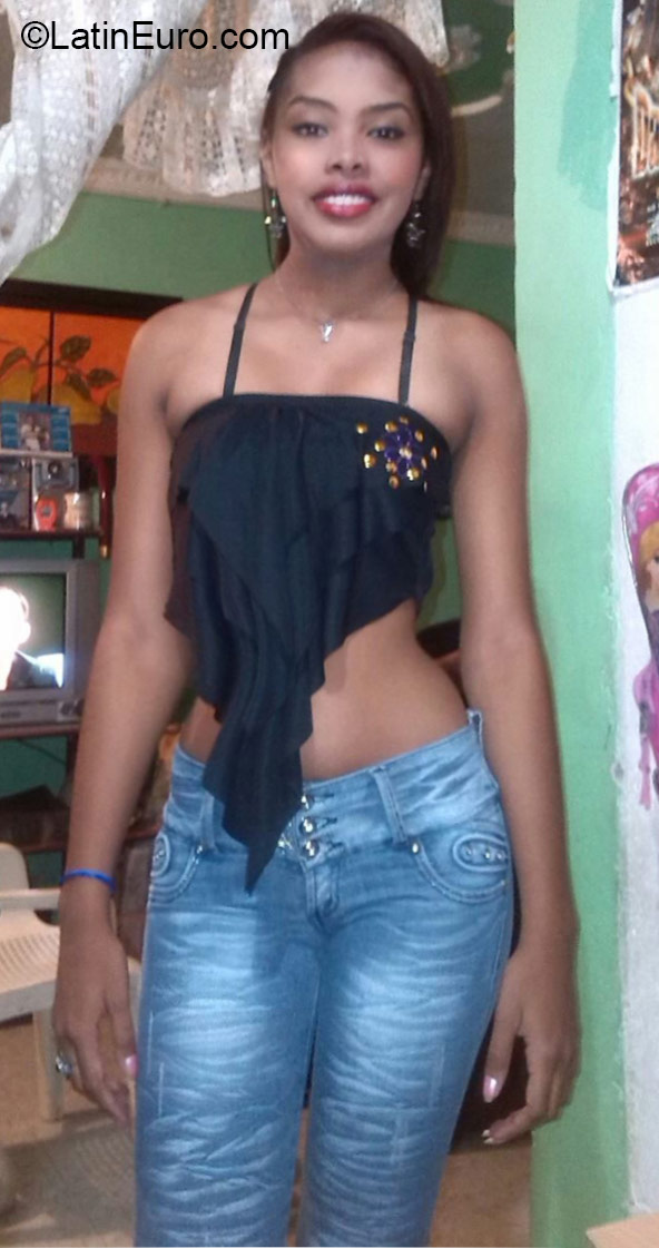 Date this foxy Colombia girl Sofia from Bogota CO17699