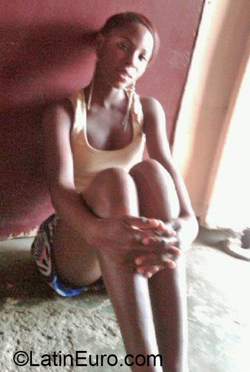 Date this pretty Dominican Republic girl Francie from Villa vasquez DO22618