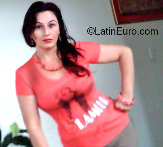 Date this stunning Colombia girl Maria from Medellin CO17713