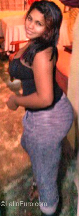 Date this hard body Dominican Republic girl Loreis from Santo Domingo DO22653