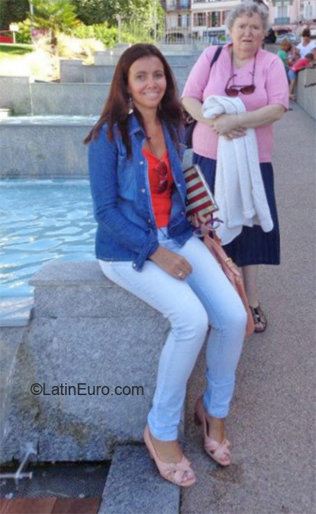 Date this fun Brazil girl Leia from Uberlandia BR9406