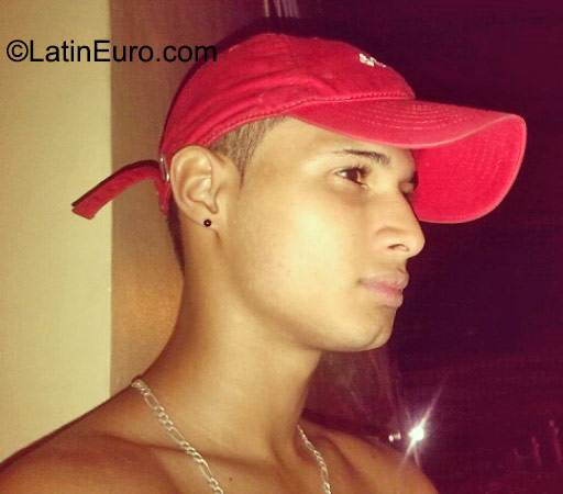 Date this voluptuous Panama man Kenneth from Panama City PA651