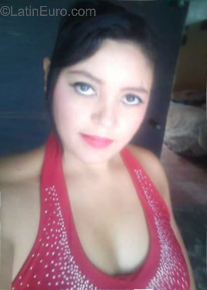 Date this voluptuous Honduras girl Vicky from Tegucigalpa HN1609