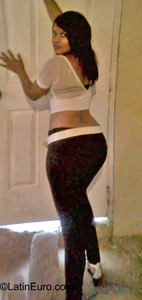 Date this sensual Dominican Republic girl Ana from Santo Domingo DO22864