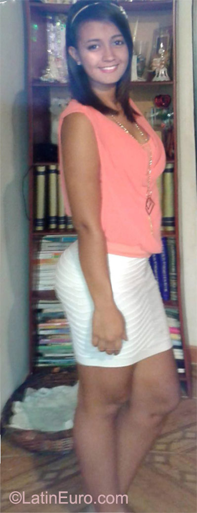 Date this pretty Venezuela girl Meiling from Caracas VE587