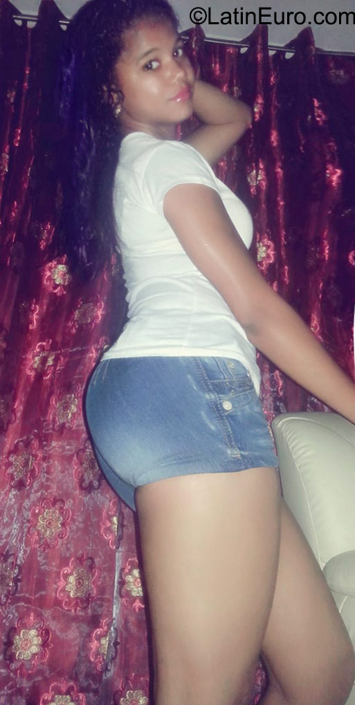 Date this sultry Dominican Republic girl Franelis from Santo Domingo DO22866