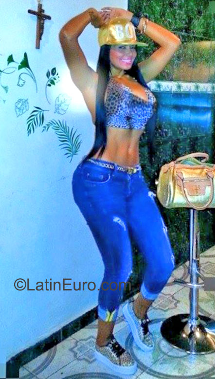 Date this georgeous Colombia girl Yoix from Bogota CO17810