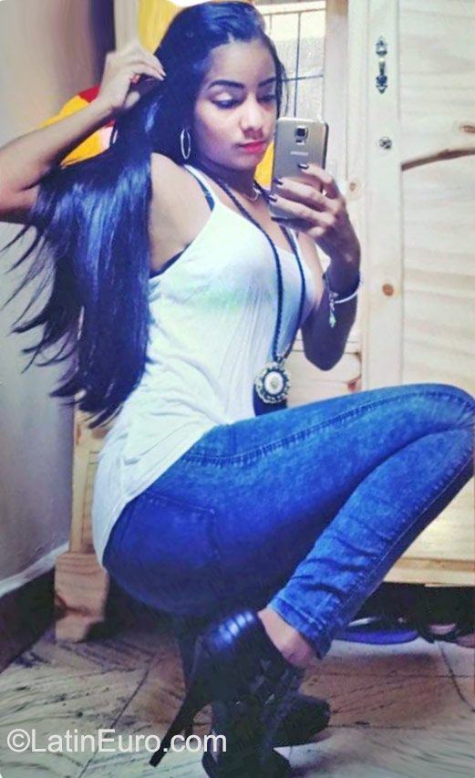 Date this athletic Dominican Republic girl Yinei from Santo Domingo DO22880