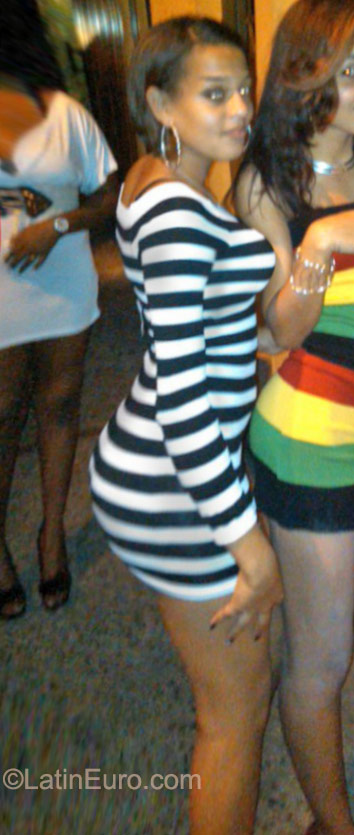Date this delightful Dominican Republic girl Ana from Santo Domingo DO22889