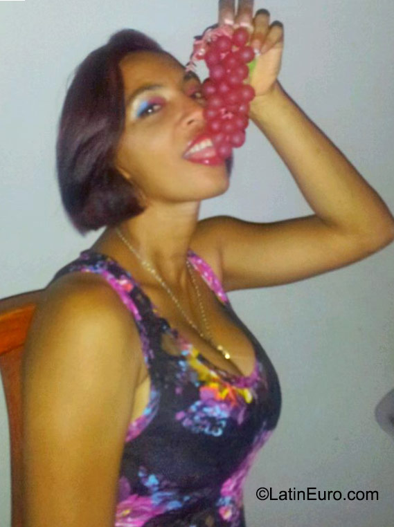 Date this lovely Dominican Republic girl Leonidia from Santiago DO22915