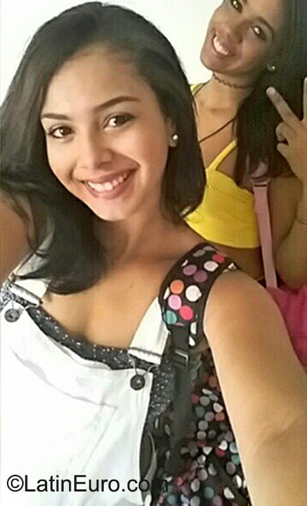 Date this sensual Brazil girl Wanesa from Maceio BR9420