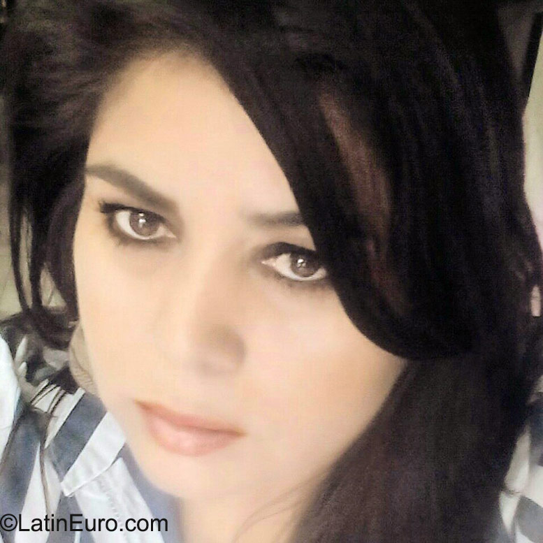 Date this young Honduras girl Glovey from Tegucigalpa HN1642