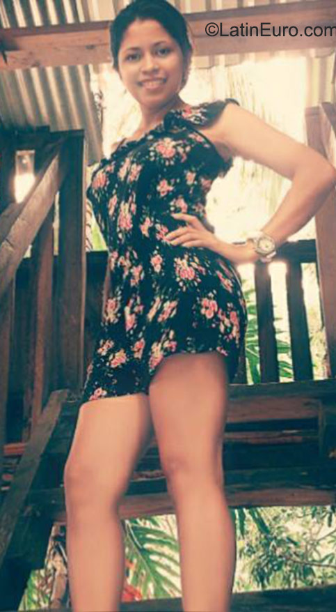 Date this athletic Honduras girl Mary from Villanueva HN1651