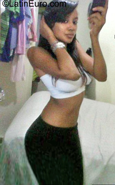 Date this funny Dominican Republic girl Ana from Santo Domingo DO23013