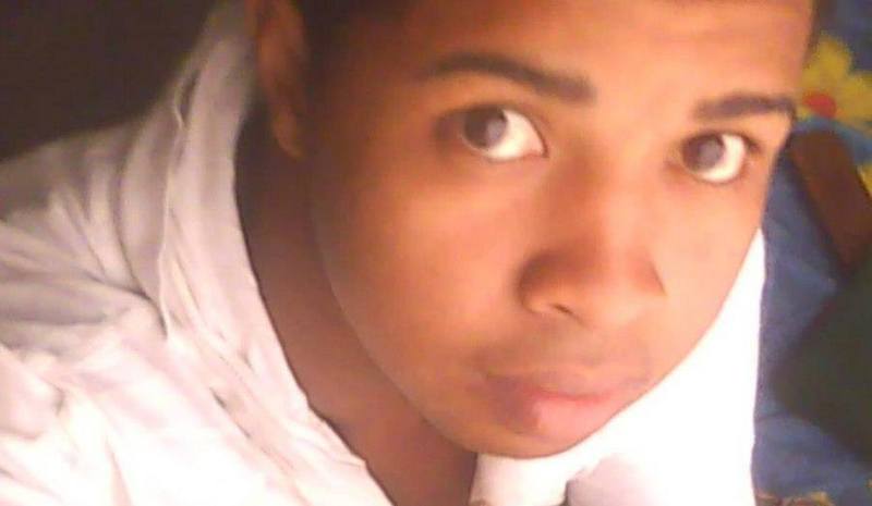 Date this tall Colombia man Anderson from Tulua CO17881