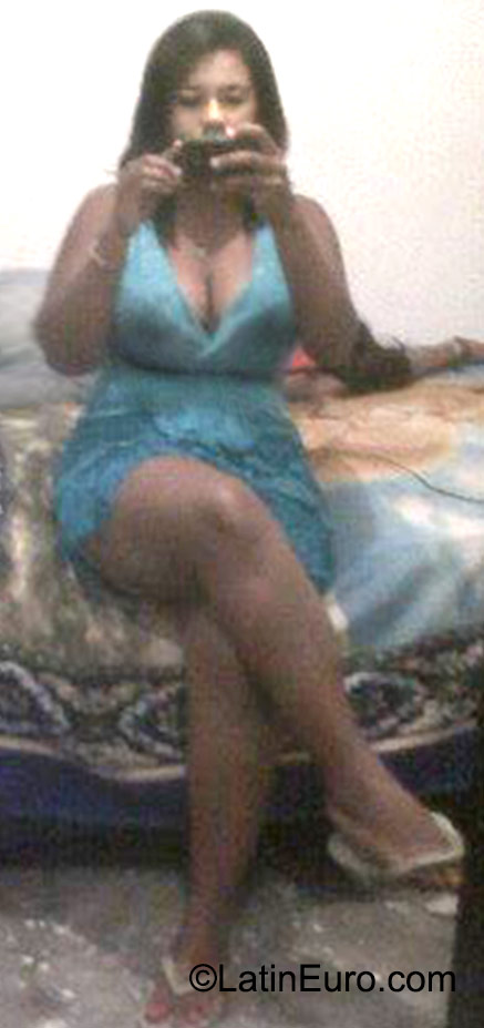 Date this attractive Colombia girl Leidy from Barranquilla CO17890