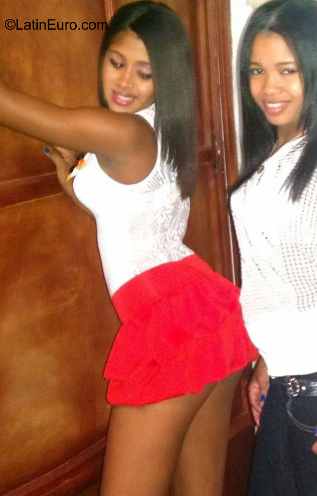 Date this funny Dominican Republic girl Yani from Santo Domingo DO23057
