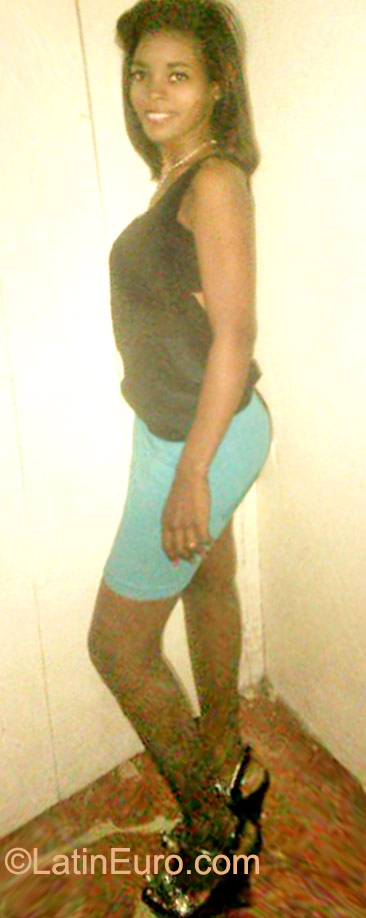 Date this stunning Dominican Republic girl Alexia from San Pedro de Macoris DO23072