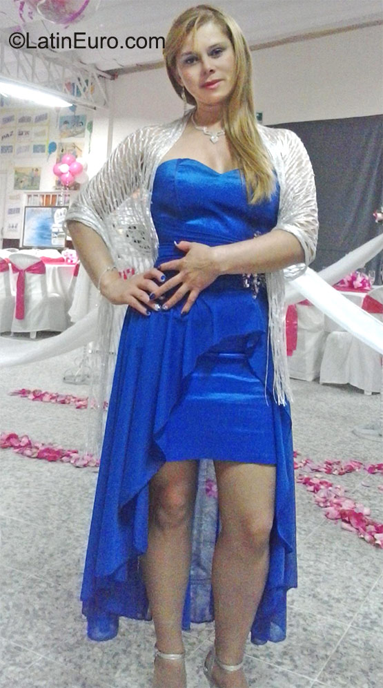 Date this exotic Colombia girl Luz from Bogota CO17938