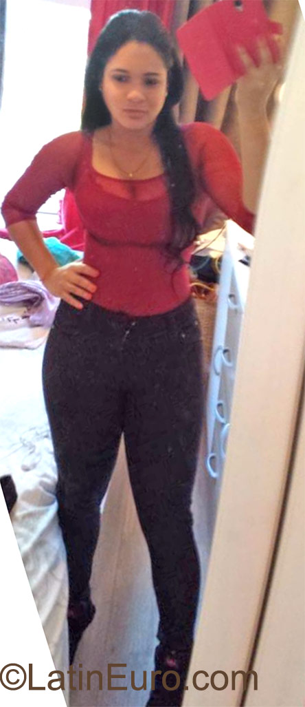 Date this georgeous Dominican Republic girl Stacy from Santo Domingo DO23101