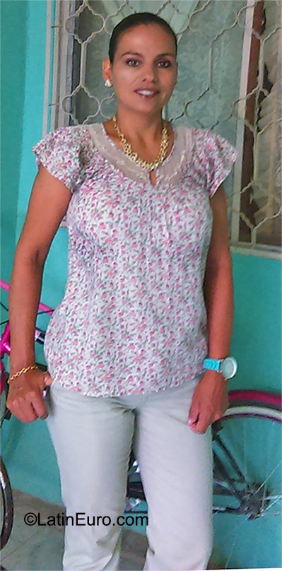 Date this charming Mexico girl Cristina from Torreon MX1448